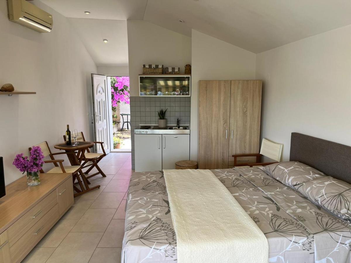Studio Apartment Sol Mlini Exterior photo
